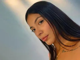 Camgirl NikyVelvet en live webcam amateur