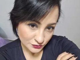 Camgirl KiaRavoss en live webcam amateur