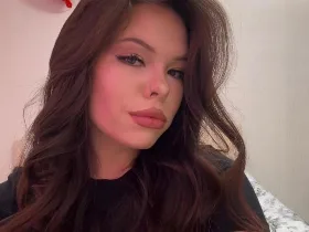 Camgirl LelisSalvant en live webcam amateur