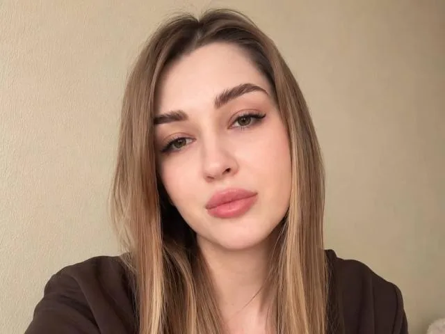 Camgirl Lelliana en live webcam amateur