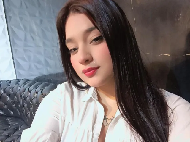 Camgirl MiiaNaughty en live webcam amateur