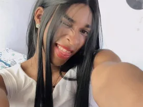 Camgirl IlovetsCutie en live webcam amateur