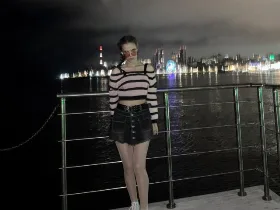 Camgirl LorrineDebo en live webcam amateur