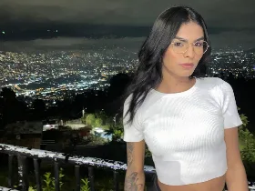 Camgirl AlexiaBonyy en live webcam amateur
