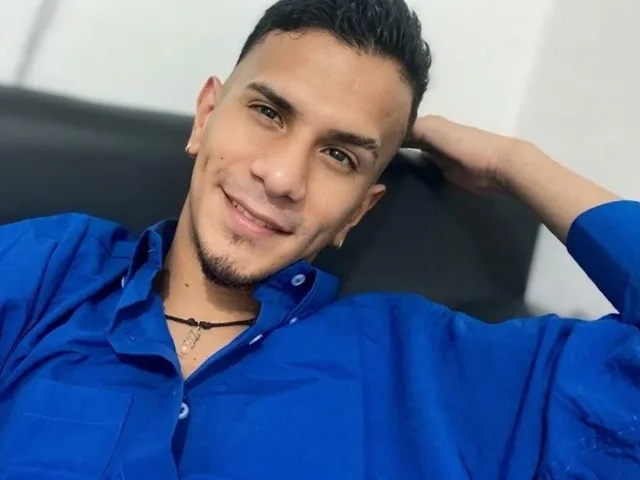 Camgirl JustinMelendez en live webcam amateur