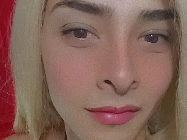 Camgirl PaolaXBigCock en live webcam amateur