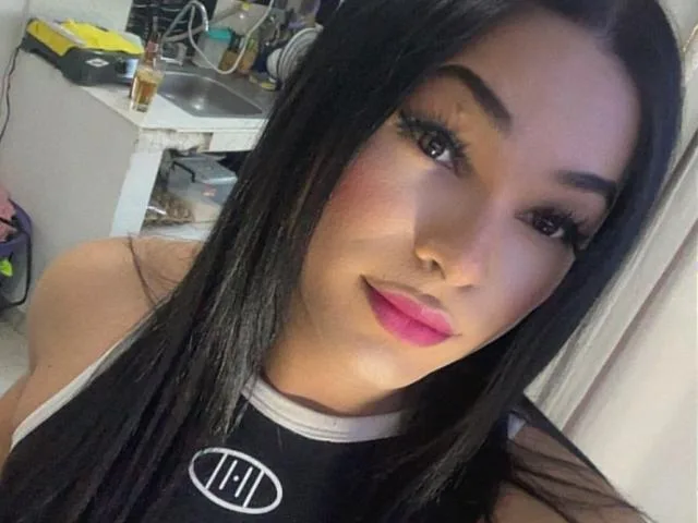Camgirl SexyLatinatss en live webcam amateur