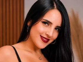 Camgirl AlanaDesire en live webcam amateur