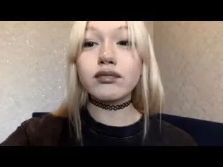 Camgirl BellaBarringer en live webcam amateur
