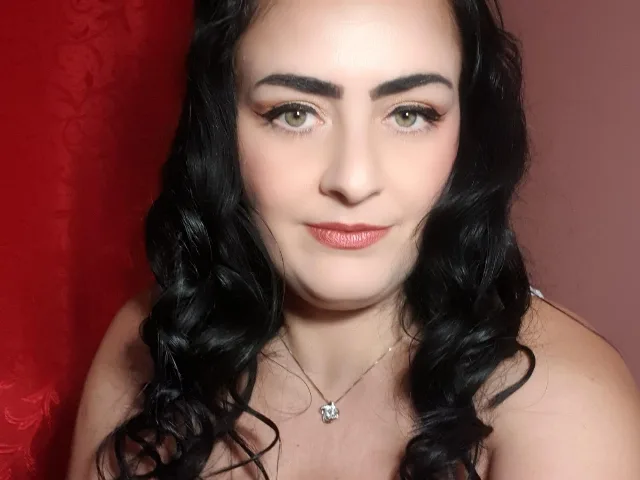 Camgirl QueenMaya en live webcam amateur