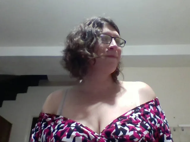 Camgirl Vivi69 en live webcam amateur
