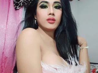 Camgirl CumEaterTsForU en live webcam amateur