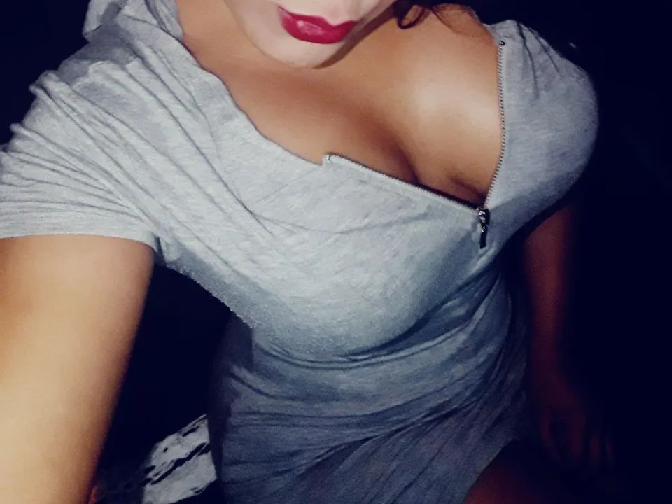 Camgirl AdaVeronica en live webcam amateur sur Mustvideos