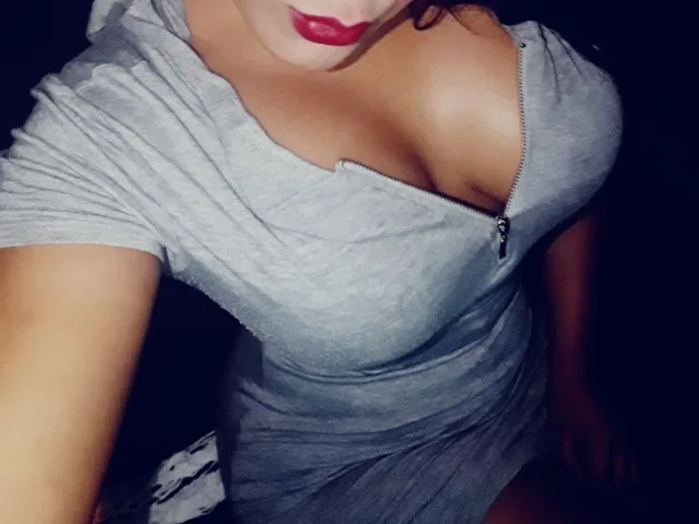 Camgirl AdaVeronica en live webcam amateur