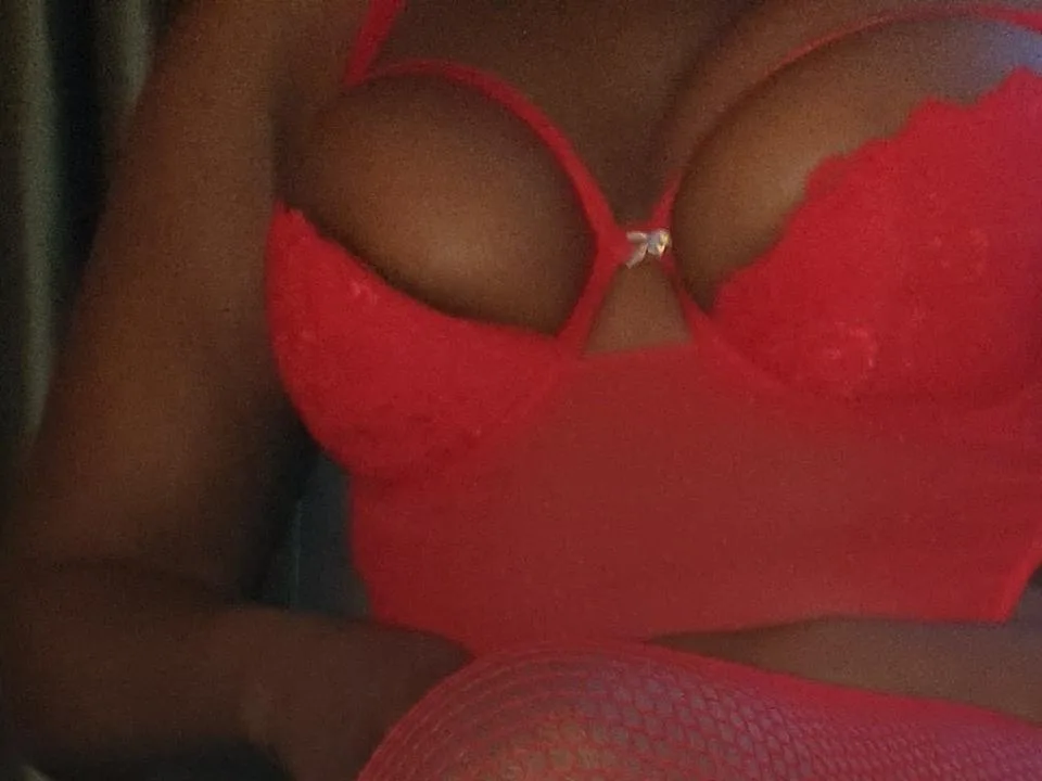 Camgirl Rosesdessables en live webcam amateur sur Mustvideos
