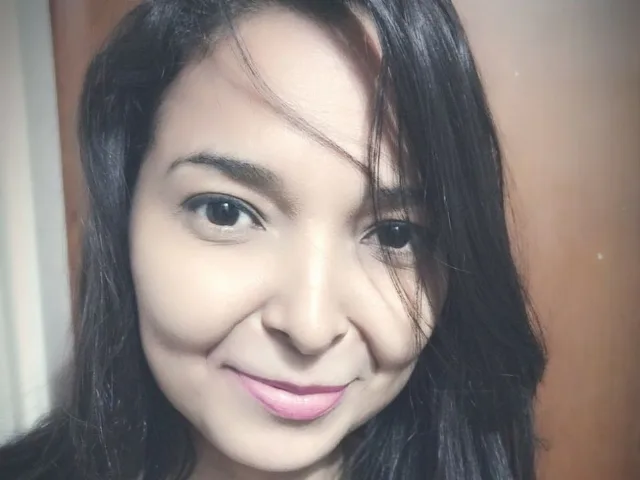 Camgirl DesireHott en live webcam amateur