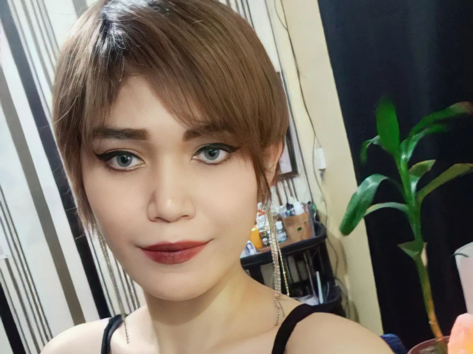 Camgirl PrettyMistressNikki en live webcam amateur
