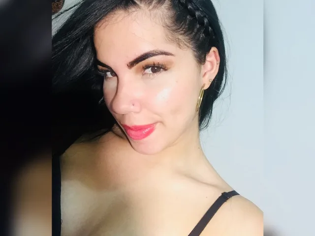 Camgirl NaniFontaineX en live webcam amateur
