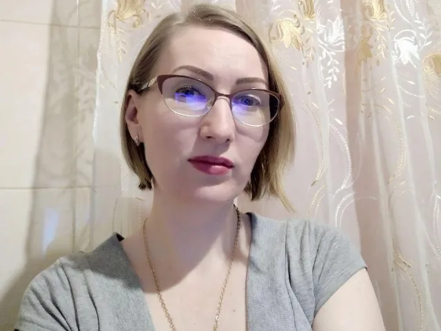 Camgirl BrendaGlami en live webcam amateur