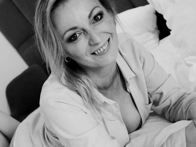 Camgirl XLovelyVanessa en live webcam amateur sur Mustvideos