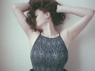 Camgirl ChicEva en live webcam amateur