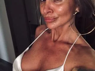 Camgirl BrilliantOne en live webcam amateur