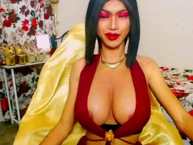 Camgirl CinderellaCum en live webcam amateur