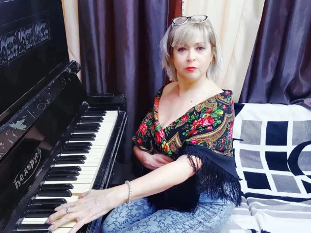 Camgirl VeronikaElegant en live webcam amateur