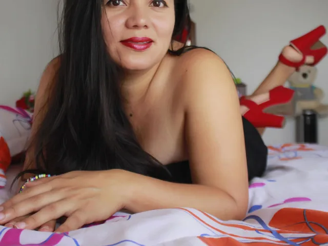 Camgirl MatureExotic en live webcam amateur