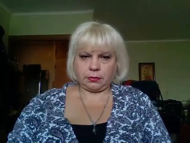 Camgirl BeverlyCynia en live webcam amateur