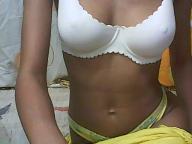 Camgirl PamelaHottyX en live webcam amateur