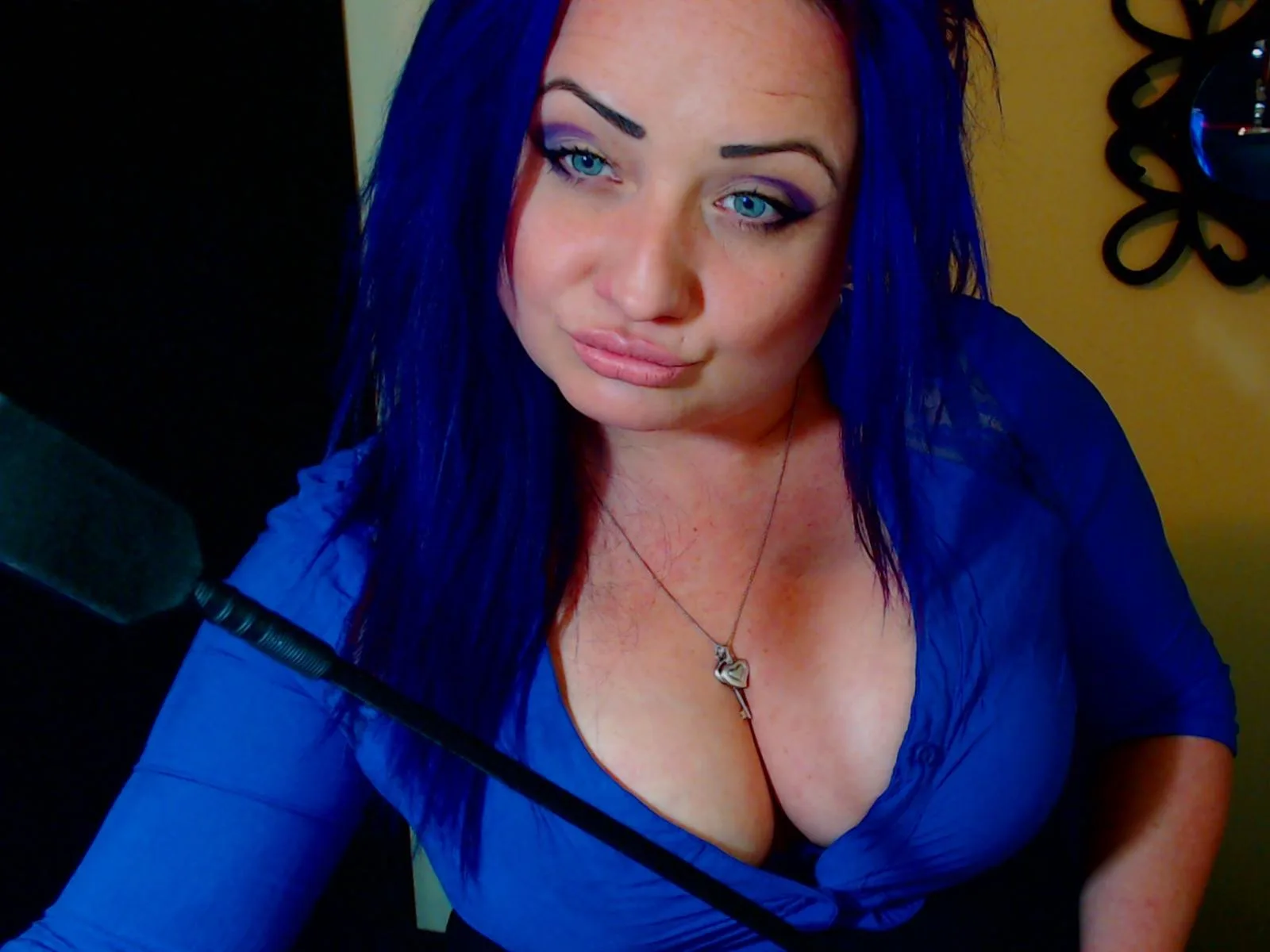 Camgirl KinkyMistressE en live webcam amateur sur Mustvideos