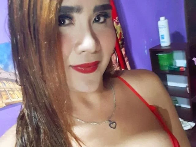 Camgirl TSBLOCKBUSTERDICK en live webcam amateur