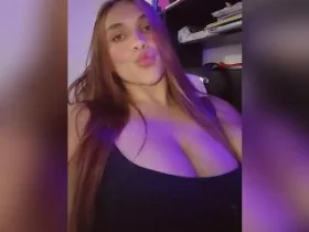 Camgirl AntoniaBrunni online - live webcam chat