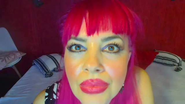 chaudeblonde camgirl live amateur webcam