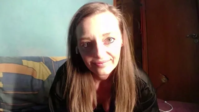 Sweetlaila camgirl live amateur webcam