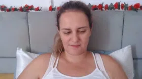 CurvyRose camgirl live amateur webcam