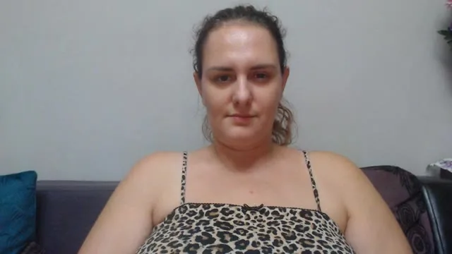 CurvyRose camgirl live amateur webcam