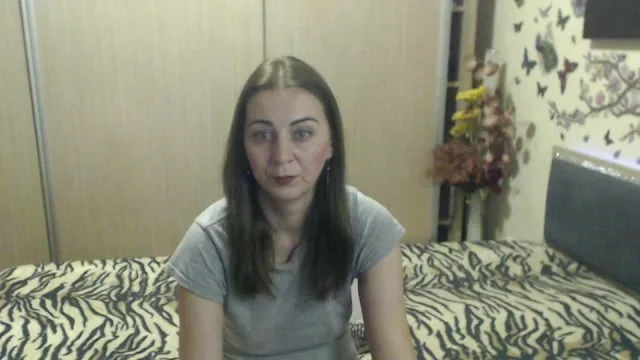 MiraSweet camgirl live amateur webcam