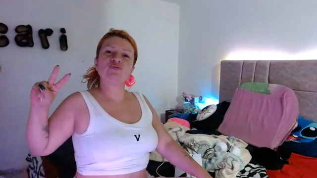 NaughtySlave camgirl live amateur webcam