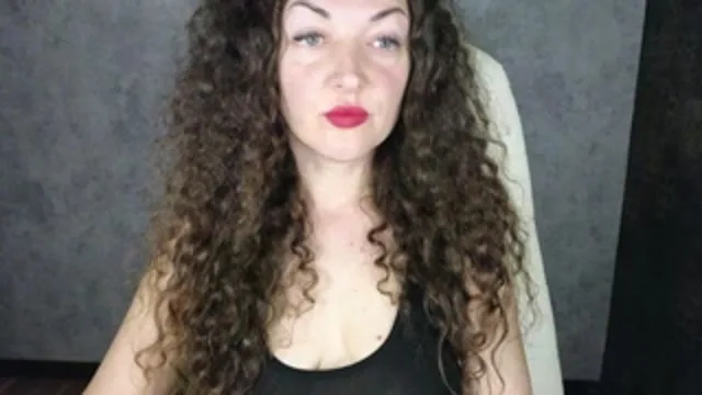 AlenaMoon camgirl live amateur webcam