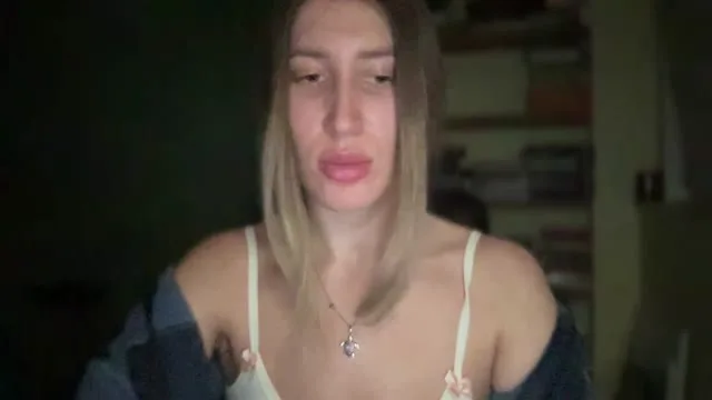 SweetLizzy camgirl live amateur webcam