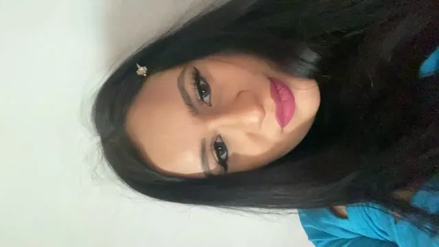 LollaLynn camgirl live amateur webcam