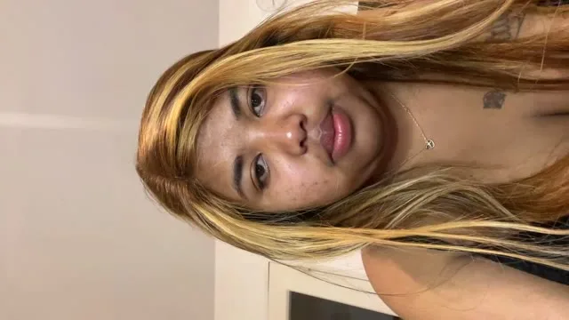 Prettyaryah camgirl live amateur webcam