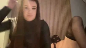 yenniesworld camgirl live amateur webcam