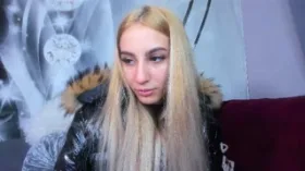 SkyRedstone camgirl live amateur webcam
