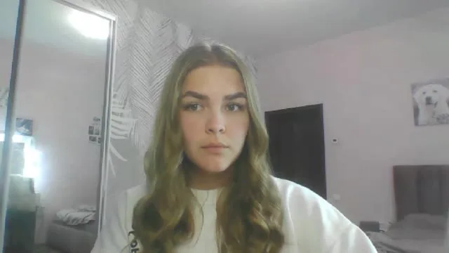 AmazingAriel camgirl live amateur webcam