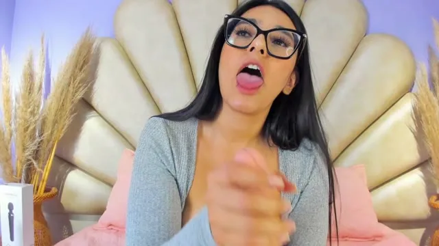 IsisOsman camgirl live amateur webcam