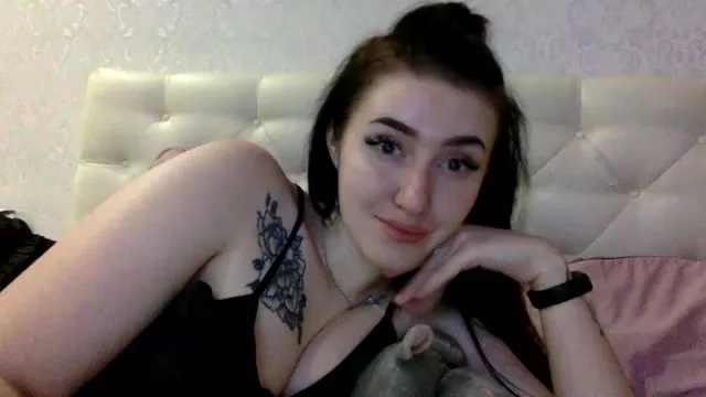 SweetieLeia camgirl live amateur webcam