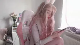 LillaBloom camgirl live amateur webcam